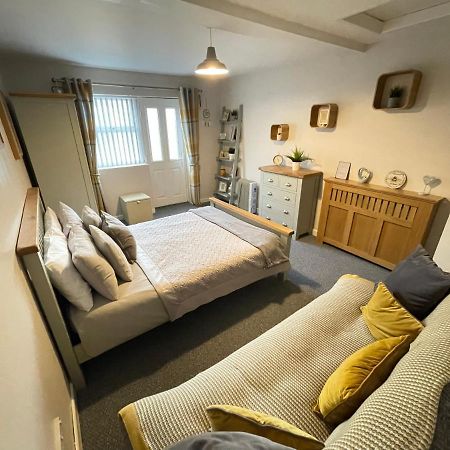 Westend Holiday Let 2 Брекон Екстер'єр фото
