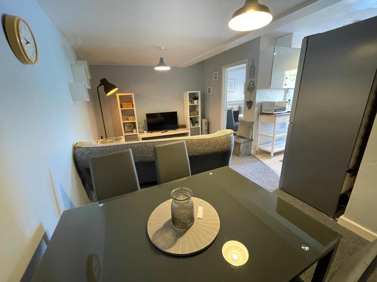 Westend Holiday Let 2 Брекон Екстер'єр фото
